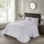Grand couvre-lit réversible blanc - rembourrage classique en coton prélavé matelassé pour un sommeil douillet 2 taies décoratives incluses broderie envoûtante