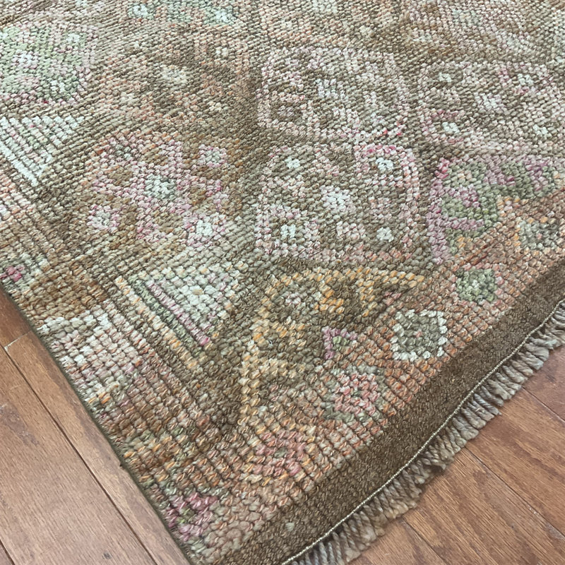 Tapis de couloir en laine Oushak fait à la main Bungalow Rose