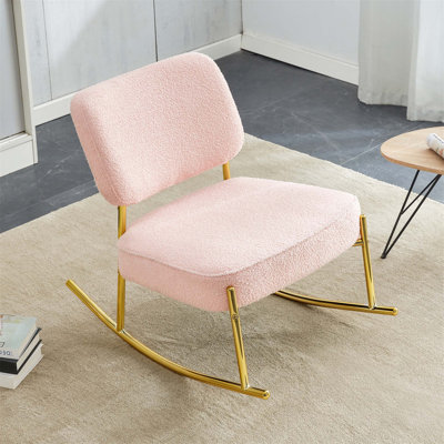 Chaise berçante rembourrée en suède Teddy avec pieds en métal doré, confortable et élégante pour le salon ou la chambre à coucher