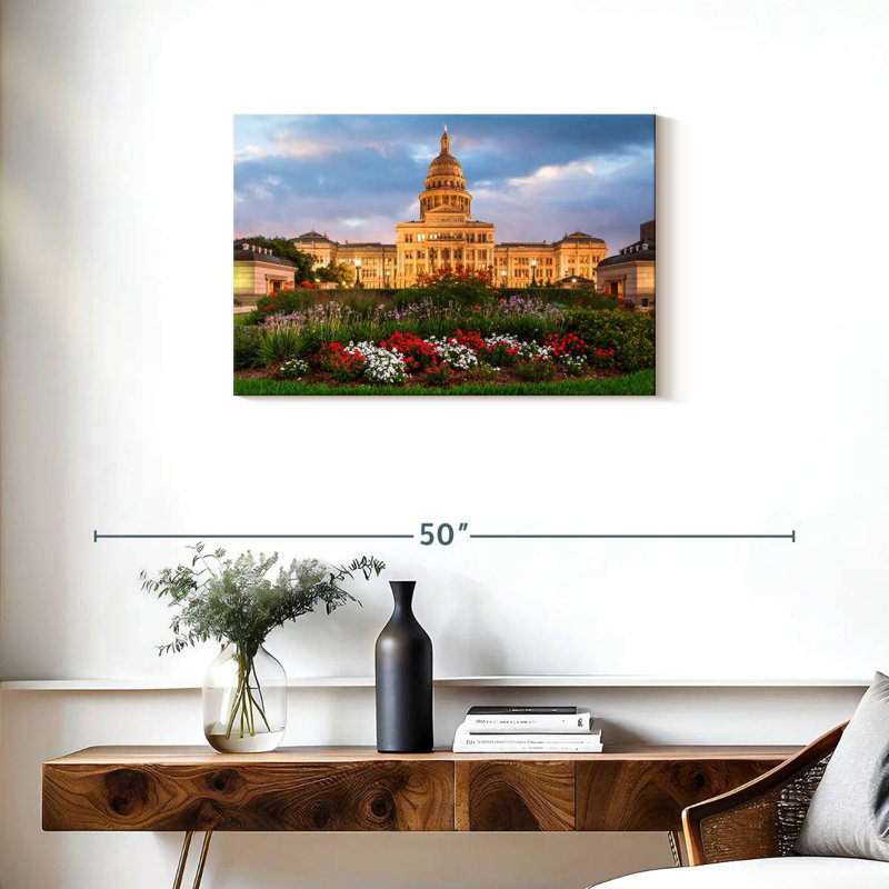 Nicci, Texas State Capitol, H 20 po x l 30 po