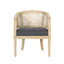 Fauteuil d'appoint rembourré de style campagnard français, avec piètement élégant en cannage et rembourrage généreux.-610123614