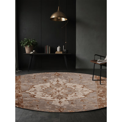 Tapis gris soyeux et moelleux