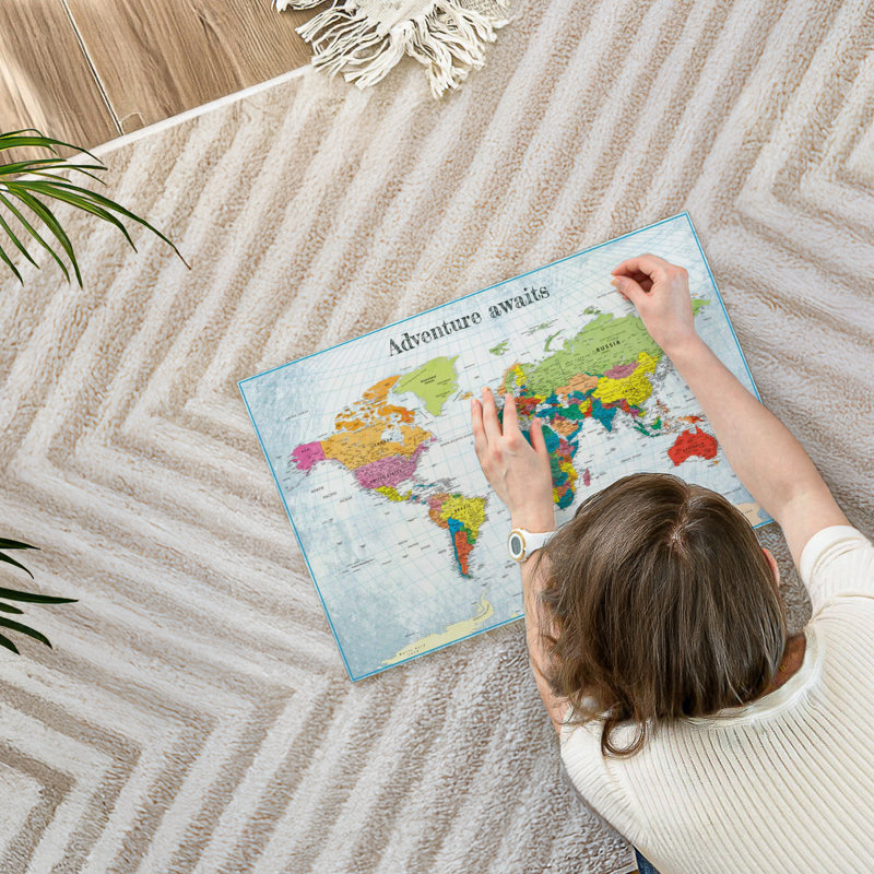 «Adventure Awaits III», punaise du monde Amrico, H 16 po x l 24 po