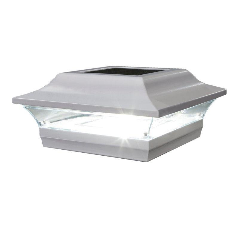 Éclairage de poteau de clôture à lumière DEL solaire en aluminium 4 po x 4 po avec adaptateur de base inclus Imperial, Blanc