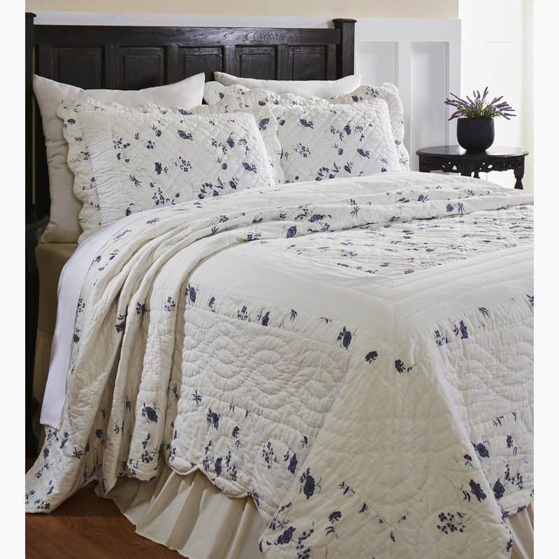 Primrose Quilt, Queen Quilt + 2 Standard Shams