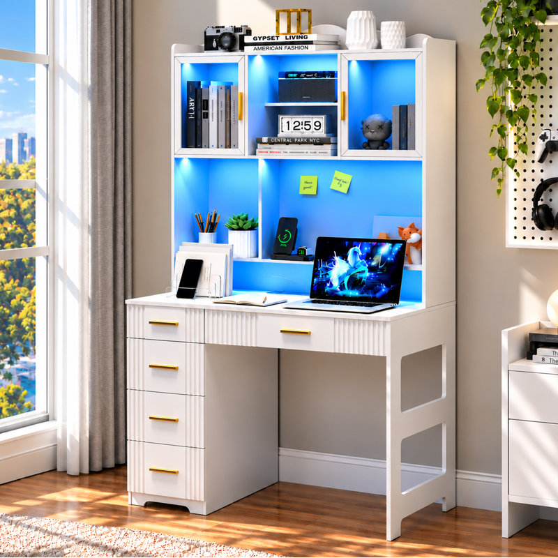 Bureau à domicile 70,7 po avec 5 tiroirs, bureau d'ordinateur à DEL avec huche et station de charge, Blanc