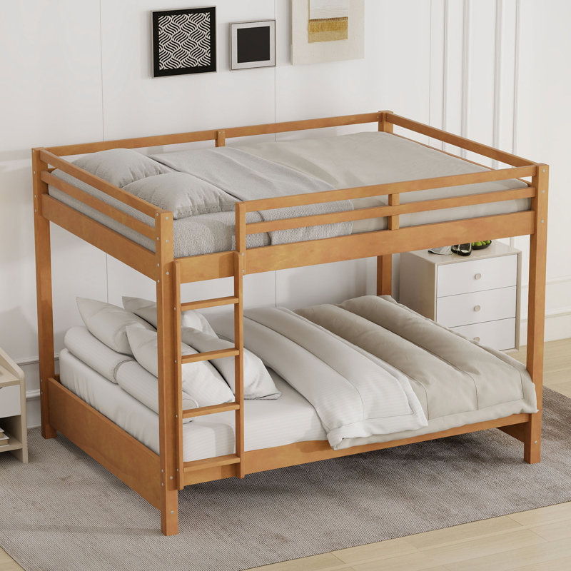Lit superposé grand format peu encombrant avec échelle, structure en bois massif et rails de sécurité, couleur bois, Bois