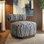 Fauteuil d'appoint en chenille à rayures zébrées Tilton