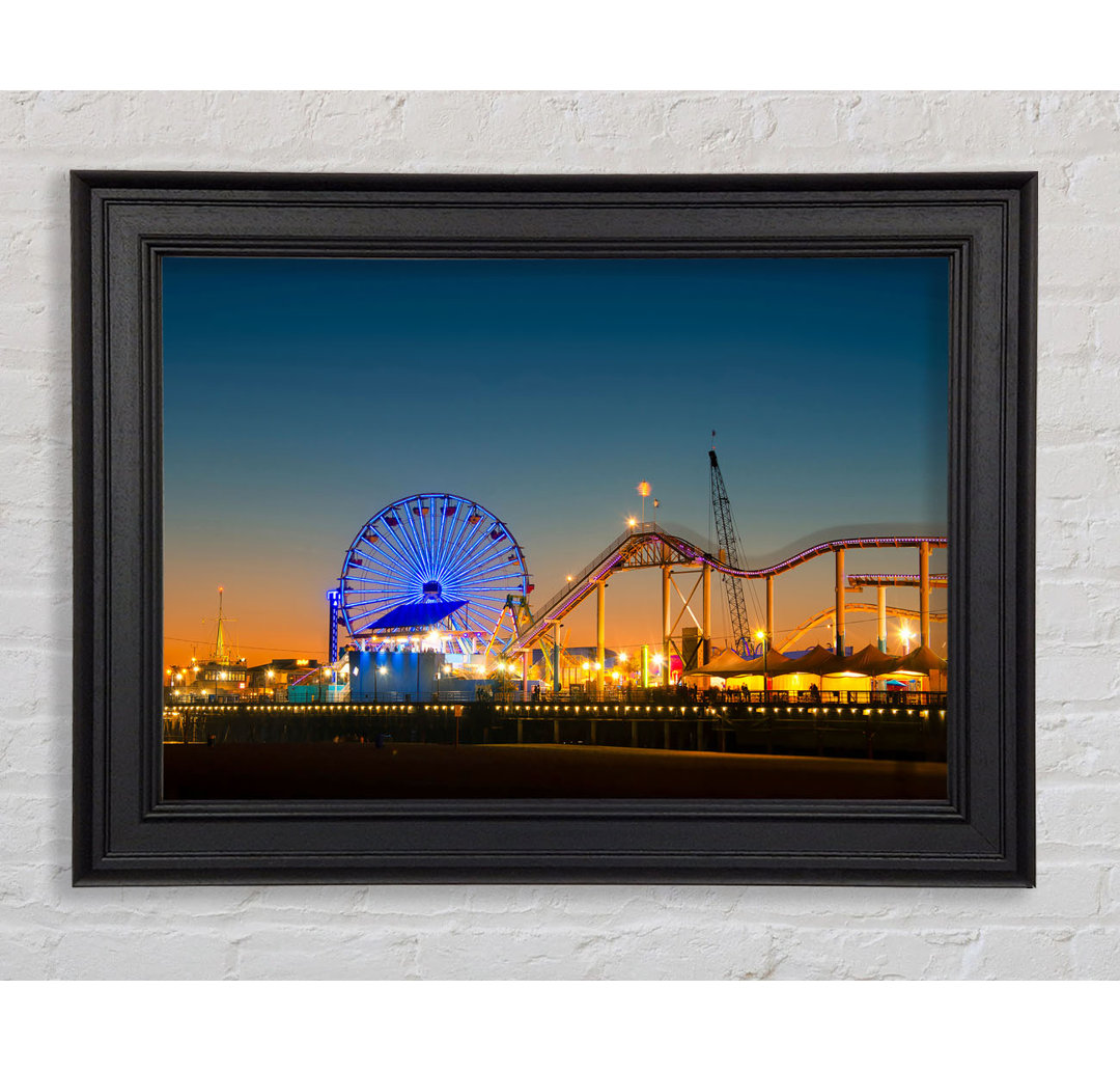 Santa Monica Pier in der Abenddämmerung Gerahmter Druck