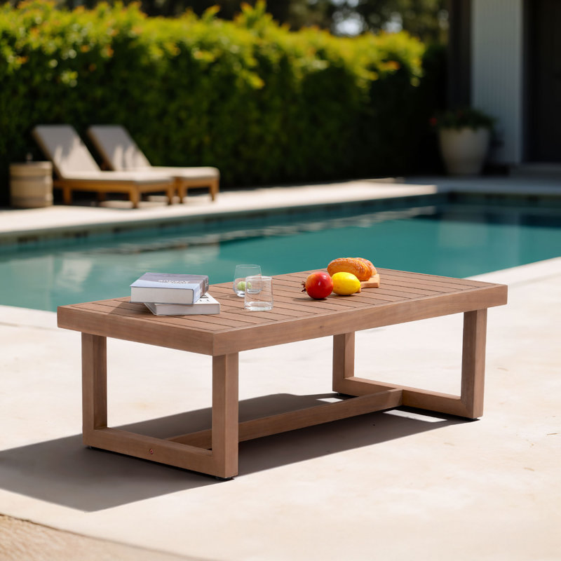 Table basse d'extérieur en bois