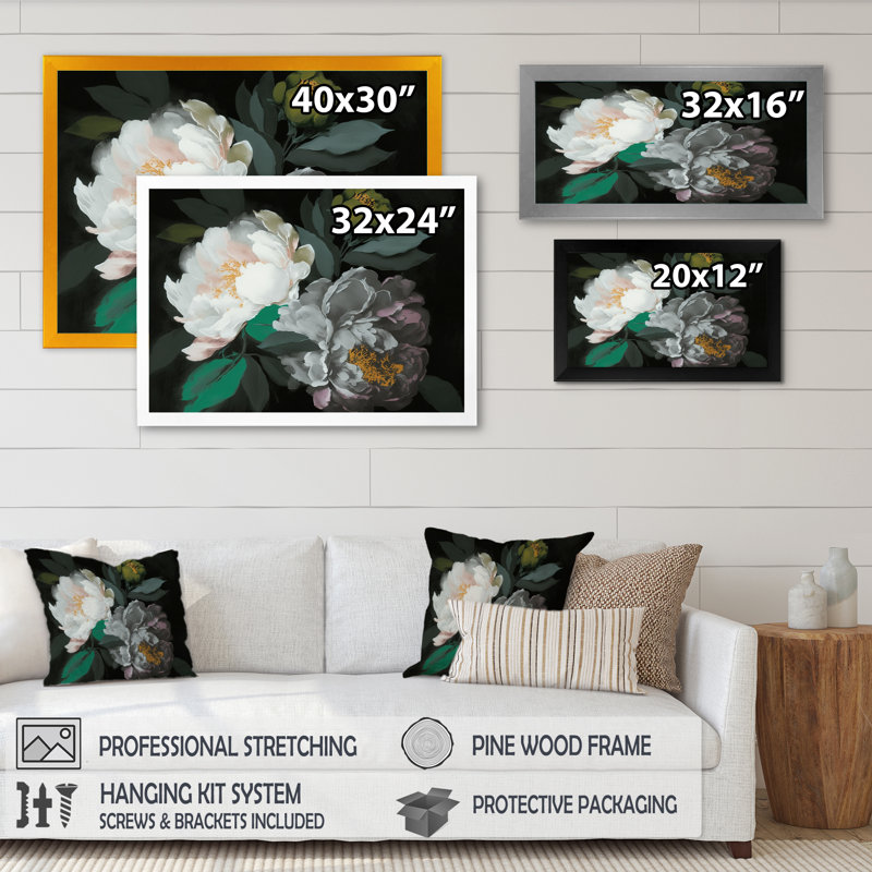 «White Blossoming Peony on Black I», reproduction sur toile, Cadre doré simple, H 30 po x l 40 po x P 1,5 po
