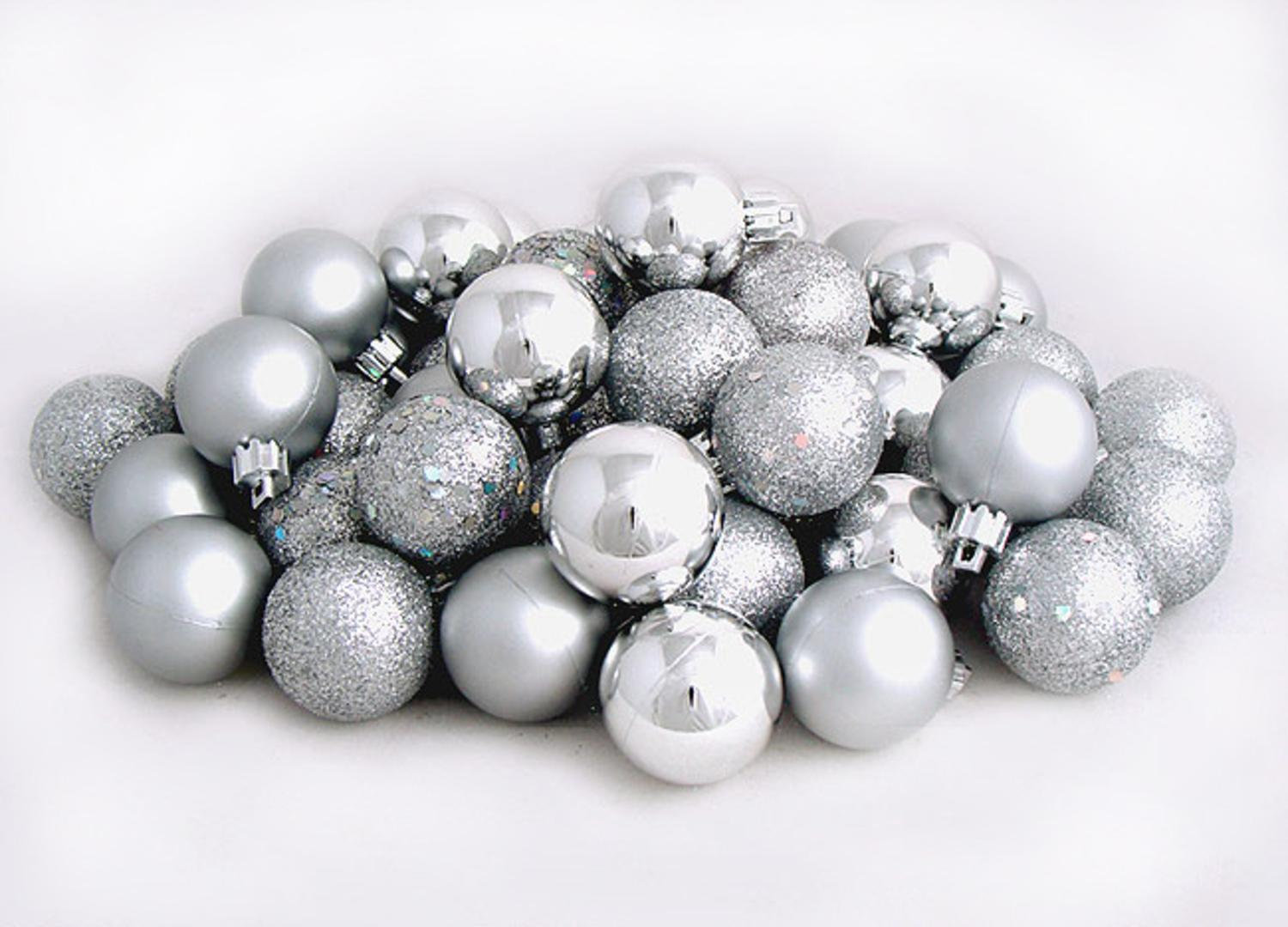 Shatterproof Bauble, 2.4'' H X 2.4'' W X 2.4'' D, Silver Shiny