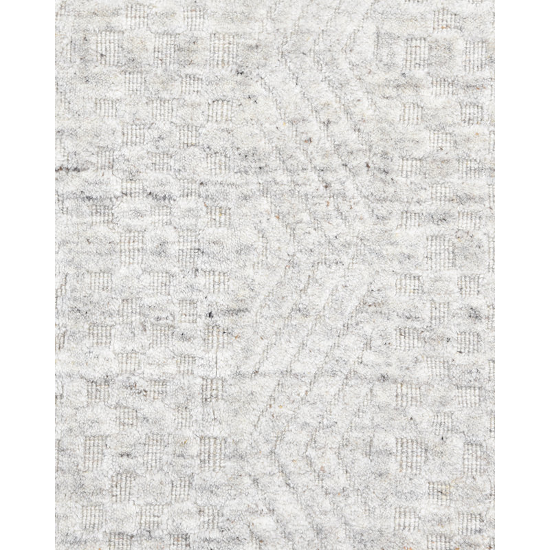 Beth Area Rug in Silver, Rectangle 5' x 8'