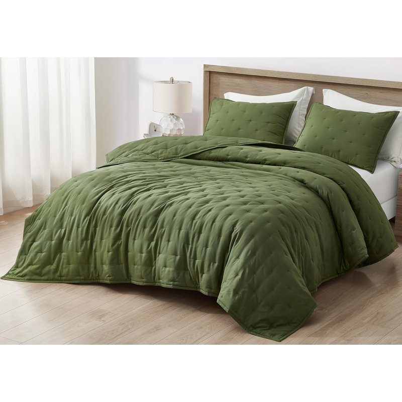 Glen Lightweight Cooling Rayon Derived from Bamboo Blended Crescent Quilt Set, Oversized King Comforter +2 King Shams