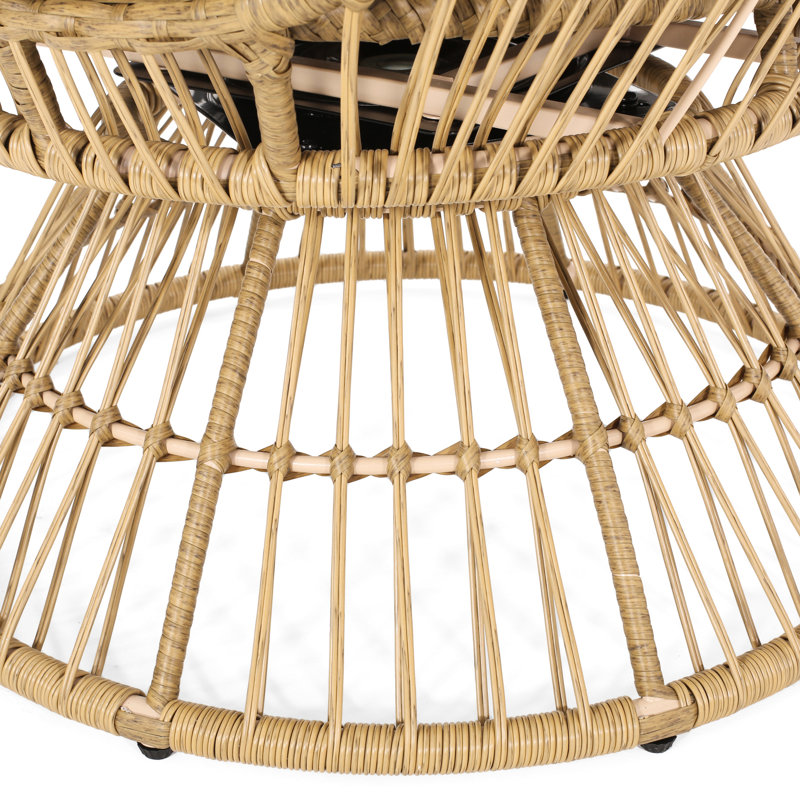 Fauteuil à œufs pivotant pour l'extérieur avec coussin. Superbe forme de panier. Confortable et élégant. Fabrication. Coussins de siège à eau. L 31,32 po x P 28,5 po. H 57,5 po. Fabriqué à la main. Assemblage requis.