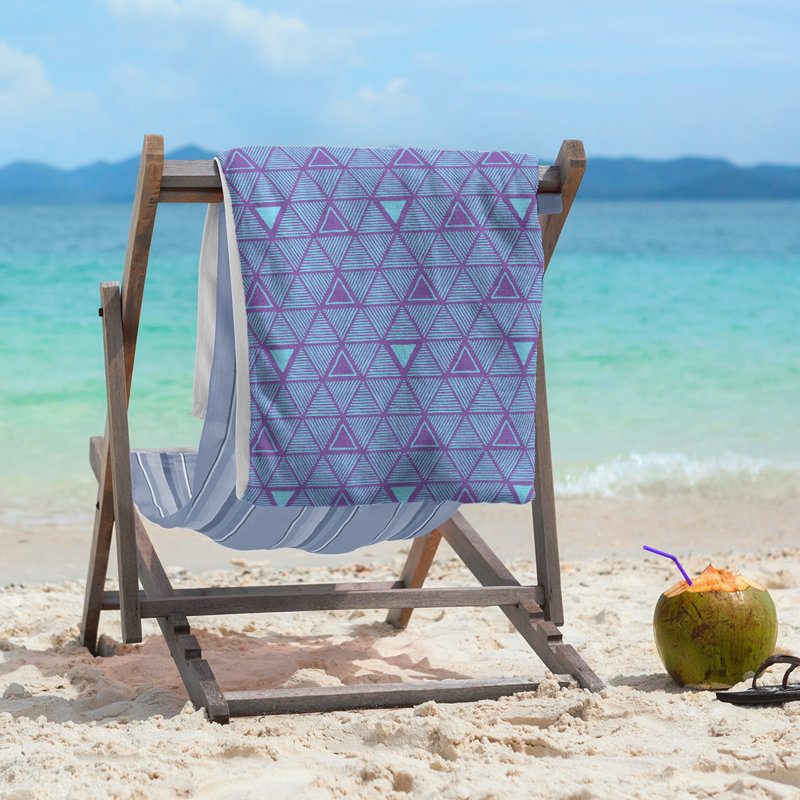 Serviette de plage classique à motif de triangles dessinés à la main, Mauve / bleu sarcelle