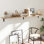 Tablette flottante en bois massif avec supports en métal Jerrilyn 