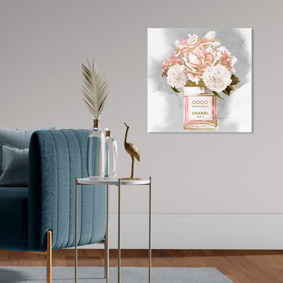 «Fashion And Glam Eau Of Peony Perfumes», reproduction d'impression sur toile
