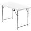 Table de pique-nique portable en plastique de 120 cm avec poignée, idéale pour les pique-niques et les activités de plein air. Capacité : 6 personnes. Trois hauteurs réglables. Surface imperméable à haute densité. Pliable pour utilisation à l’intérieur.