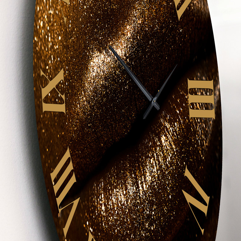 «Woman Lips With Glitter and Spangle» - Horloge murale moderne, Petit
