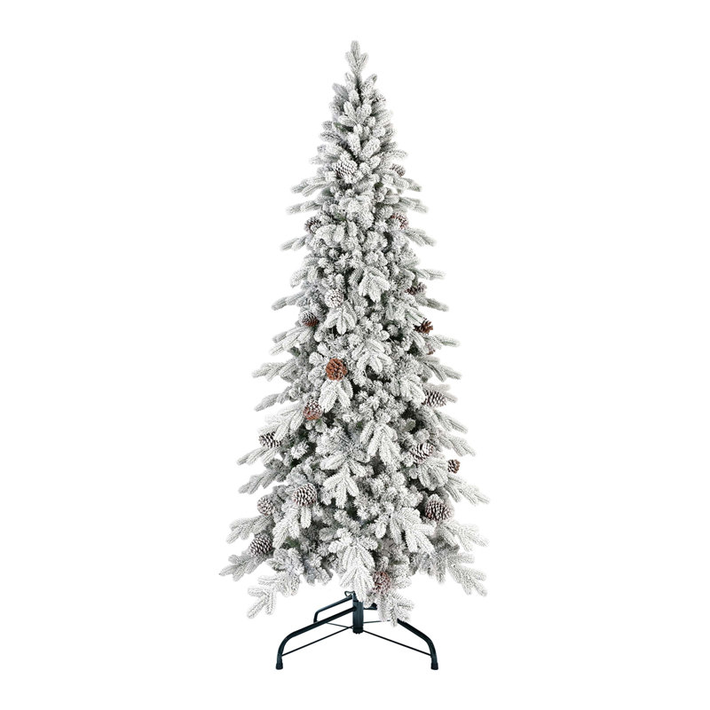 Arbre de Noël floqué avec pommes de pin naturelles, conception peu encombrante, branches articulées et support stable pour un décor de vacances d'hiver réaliste