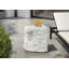 Table d'appoint contemporaine pour l'intérieur ou l'extérieur, table d'appoint polyvalente et table de chevet pour les espaces de vie modernes.-296207644