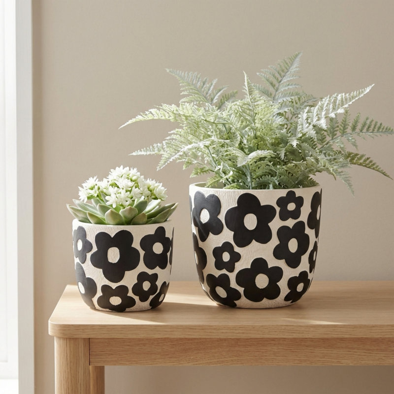 Sagebrook Home 2-Pieces Flower Power Planters, Light Green, Black/White