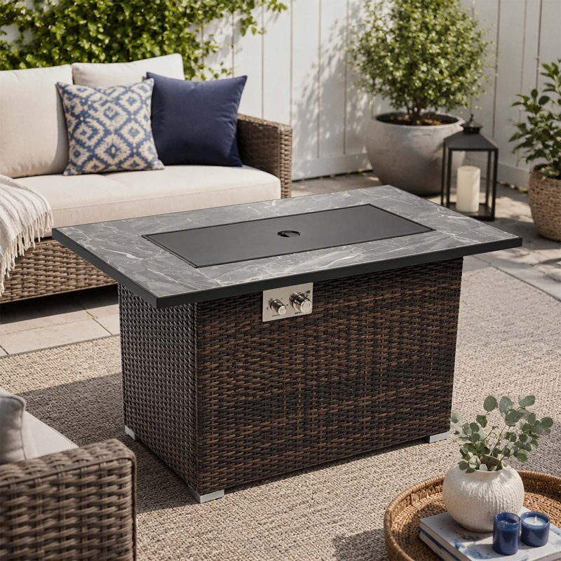 Table de foyer au propane de 44 pouces avec 50 000 BTU, dessus en céramique et base en osier pour terrasse et jardin.