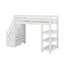 Lit mezzanine simple avec tablettes, escalier de rangement, garde-robe et lumière DEL