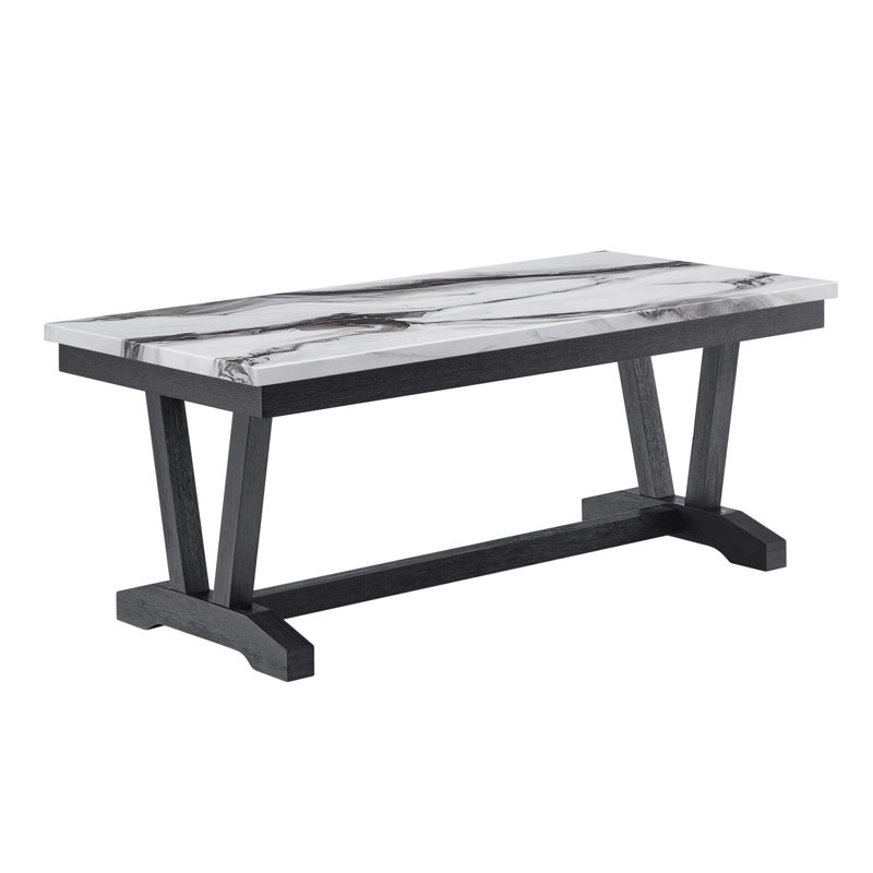 Paula et table basse
