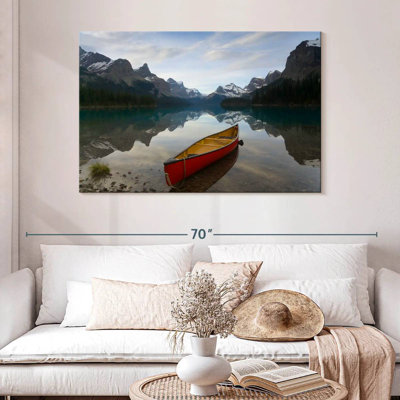 Canot sur le lac Mehar Maligne