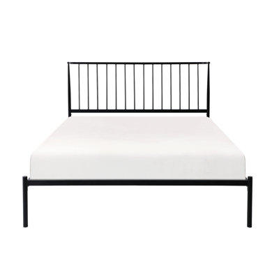 Grand lit plateforme en métal avec finition noire, sérénité de chambre à coucher - cadre transitionnel dans un élément de style moderne