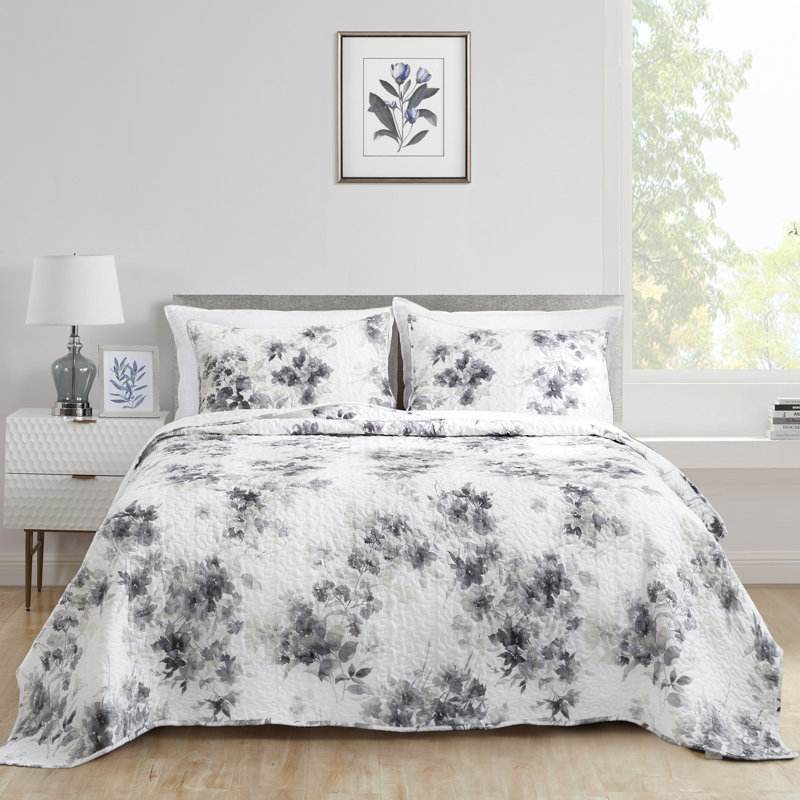 Full White and Gray Microfiber Floral Quilt Set