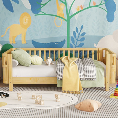 Lit plateforme simple en bois pour enfants avec rails, lit d'enfant à profil bas, finition naturelle