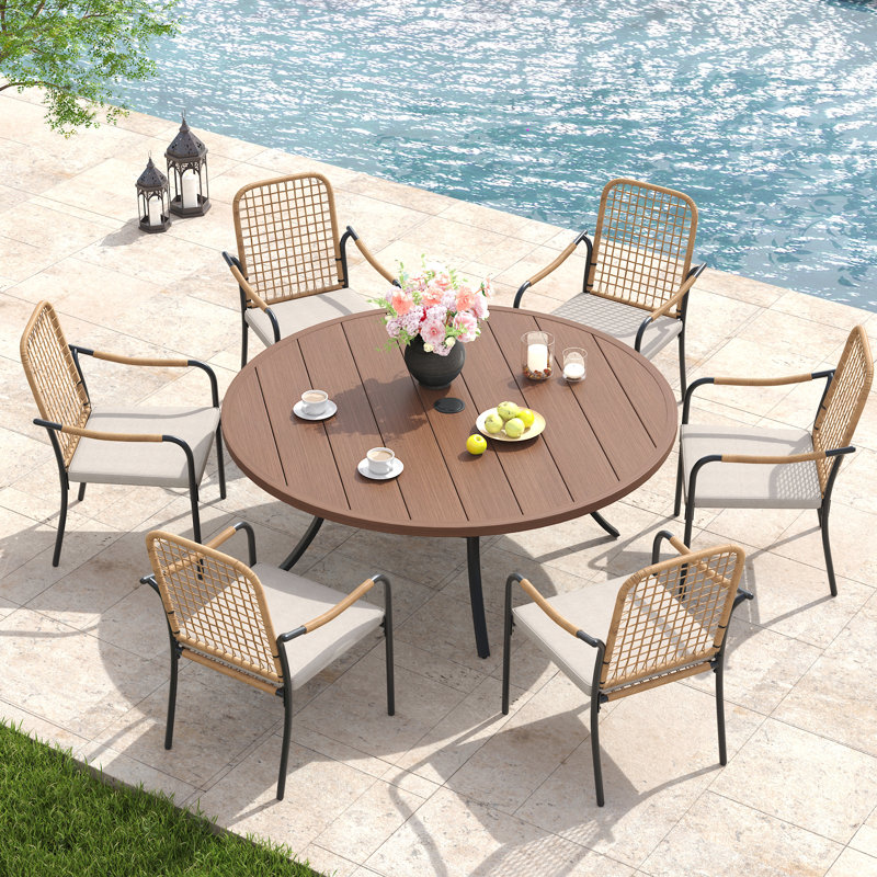  Ensemble repas d'extérieur avec chaises rembourrées Waverly, Brun / bois brossé