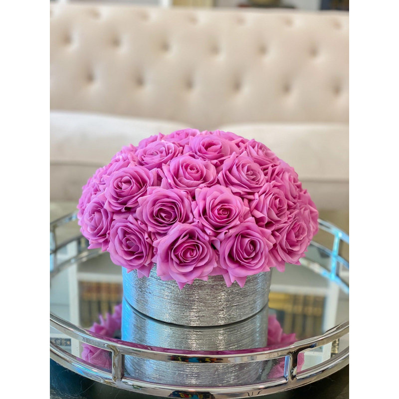 Arrangement de roses Real Touch dans un contenant en métal, White