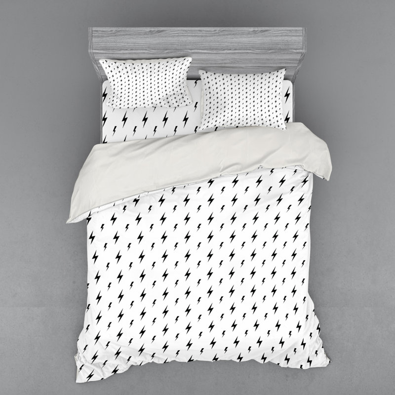 Polyester Geometric Shapes Duvet Cover, Queen Duvet Cover + 3 Additional Pieces