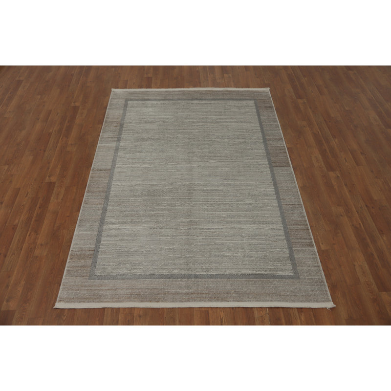 Elegant Minimalist Rug with Subtle Border Patterns 5x7