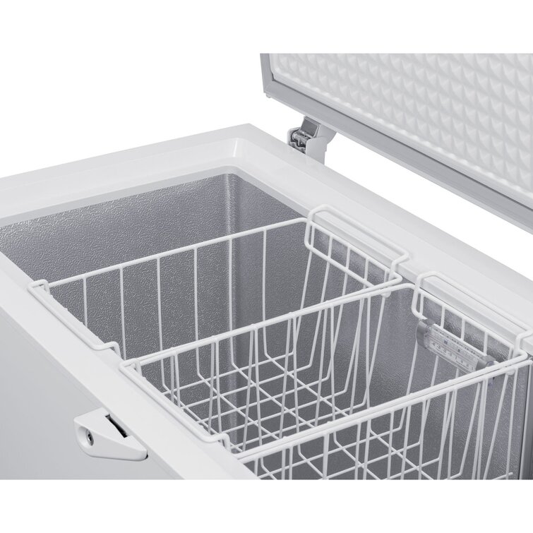 6.7 Cubic Feet Chest Freezer with Adjustable Temperature Controls