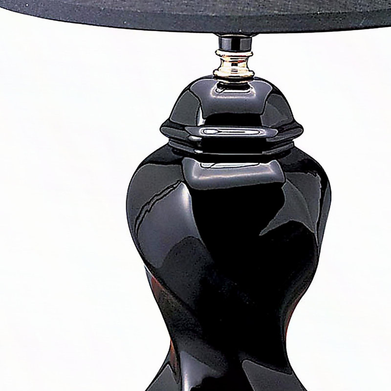 Lampe de table en céramique de 13 po de haut, en forme d'urne avec finition noire, abat-jour en lin