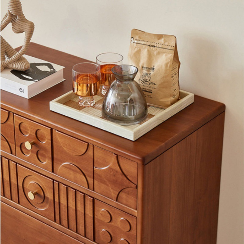 Commode rétro sculptée