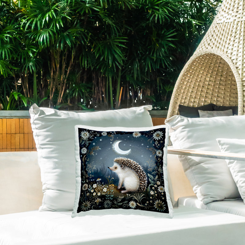 Coussin extérieur Hedgehog Under Forest Moon par The Dutch Lady