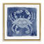 Crabe blanc sur cadre flottant indigo, design par Patti Bishop-541604699-541604696