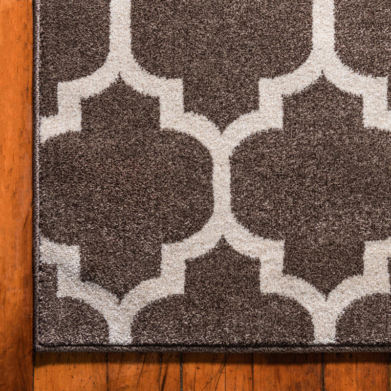 Tapis brun clair à motif géométrique Molly, Tapis de couloir 2 pi 7 po x 10 pi