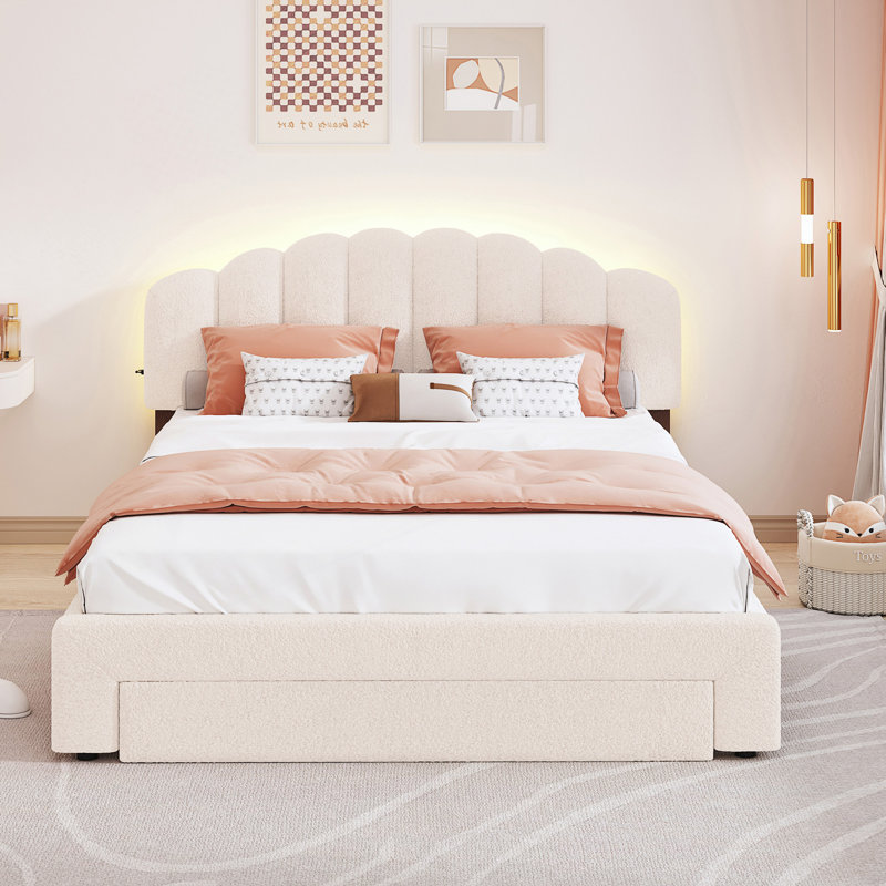 Grand lit plateforme tapissier Teddy