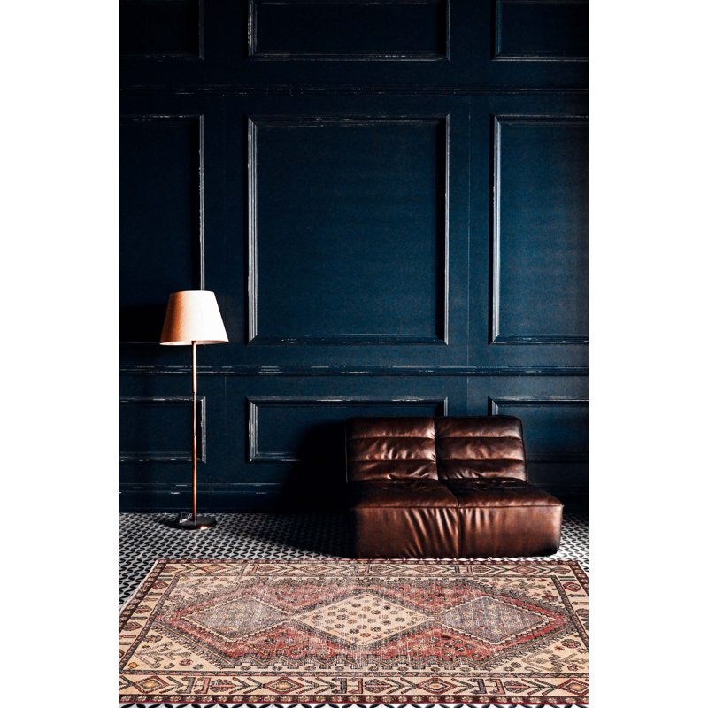 Tapis rouge Antalya 4 pi 8 po x 6 pi 8 po