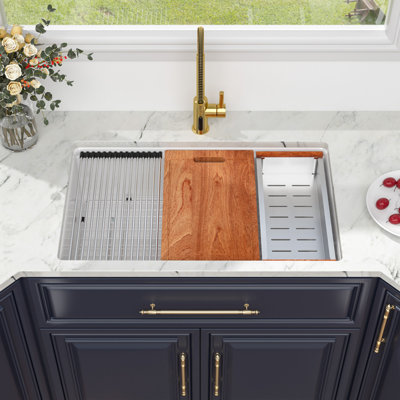 Évier de cuisine à simple cuve encastrable en L 33 po x l 19 po avec grille d'évier, crépine, passoire, planche à découper et support à enrouler