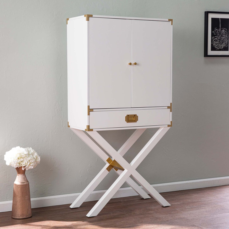 Grande armoire de campagne avec rangement Campaign