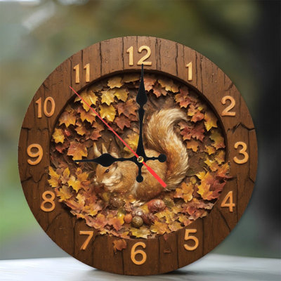 Horloge avec écureuil et feuilles d'automne