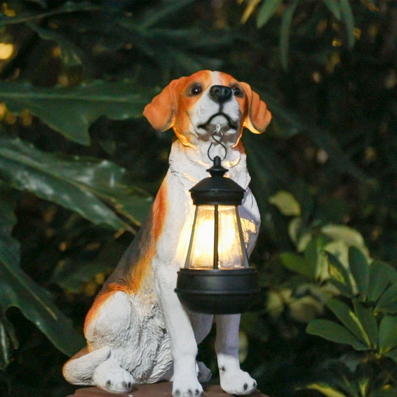  Statue de jardin Beagle avec lanterne solaire à DEL, statue de chien, décor animal en résine pour patio, pelouse et espaces extérieurs